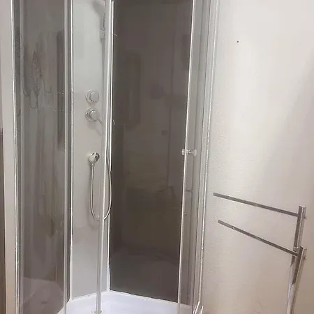 Quarto em Acomodações Particulares Nr 9 Huebsche Mit Loggia In Alte Mit Stadtblick Und Interessante Ausstattung Ohm