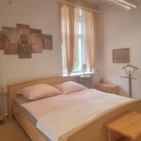 Quarto em Acomodações Particulares Nr 9 Huebsche Mit Loggia In Alte Mit Stadtblick Und Interessante Ausstattung Ohm