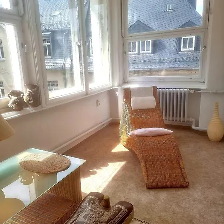 Nr 9 Hübsche Mit Loggia In Alte Mit Stadtblick Und Interessante Ausstattung Ohm Privatunterkunft