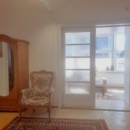 Quarto em Acomodações Particulares Nr 9 Huebsche Mit Loggia In Alte Mit Stadtblick Und Interessante Ausstattung Ohm